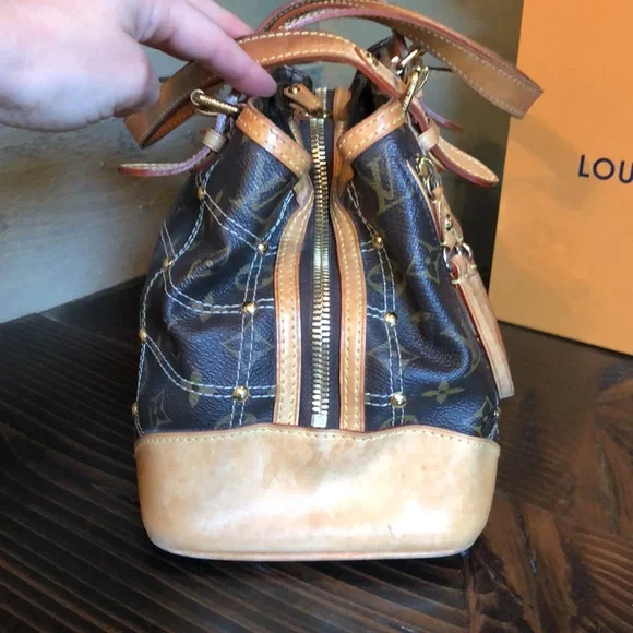 LV Limited Edition Riveting Monogram Bag - Picture 5 of 17